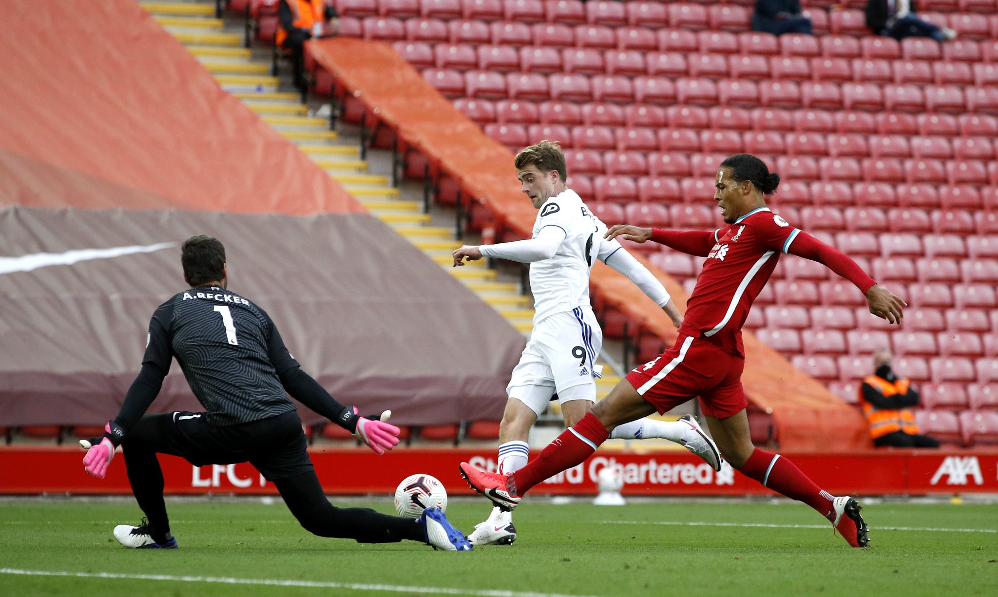 着比赛的走 着比赛的走